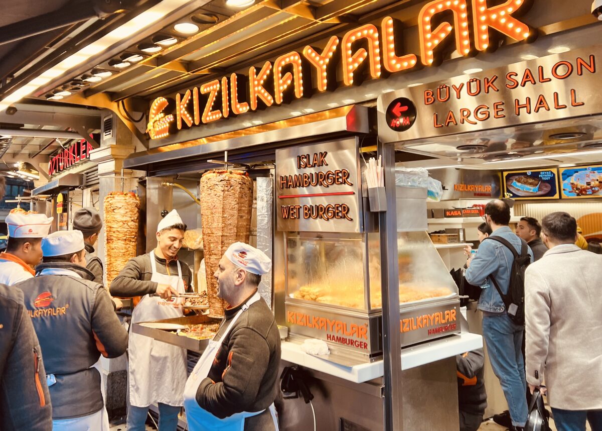 Beyoğlu Gençler için Sokak Lezzetleri