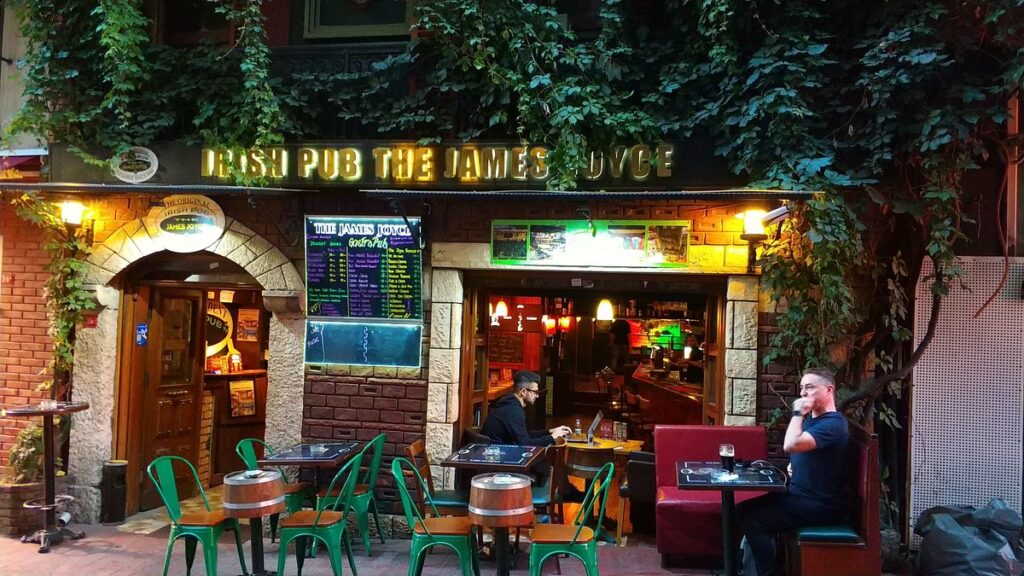 Beyoğlu Gençlik Barları