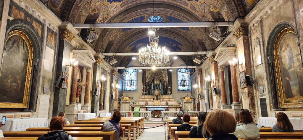 Beyoğlu’nda Gençler için Dini Yapılar
