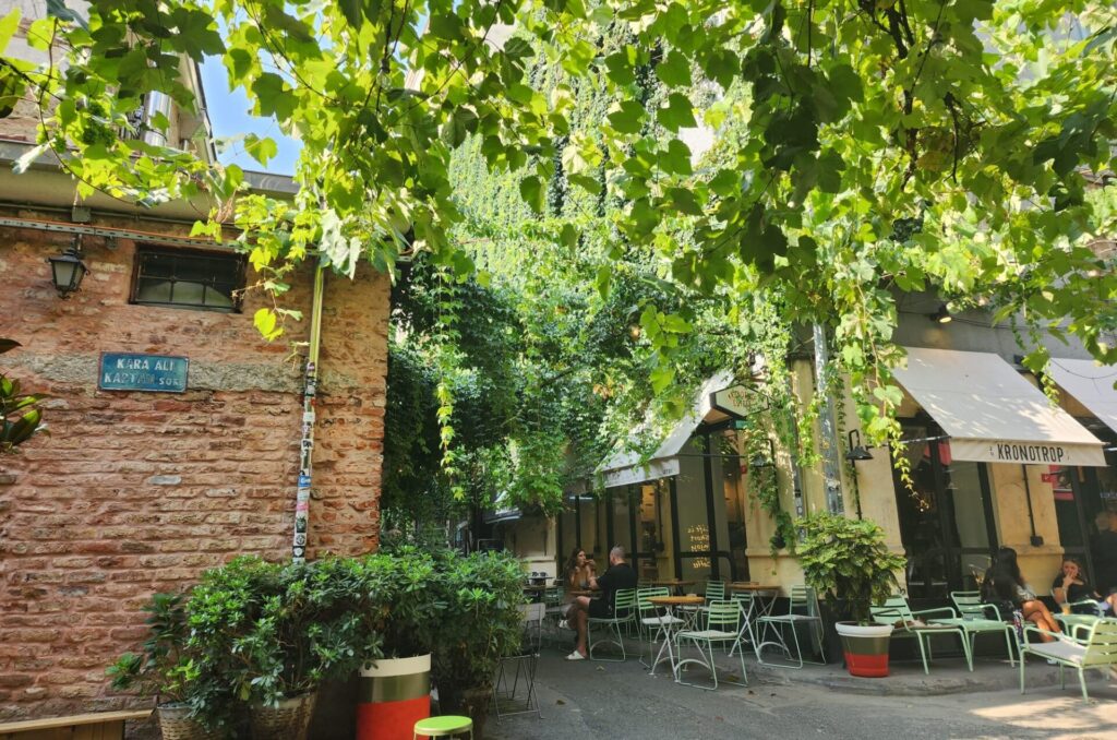 Beyoğlu’nda Gençler için Kafeler